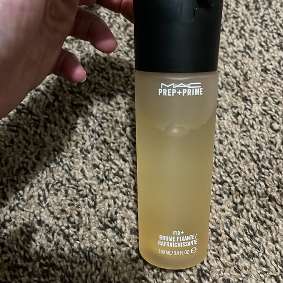 MAC Prep & Prime - Picture 2 of 3